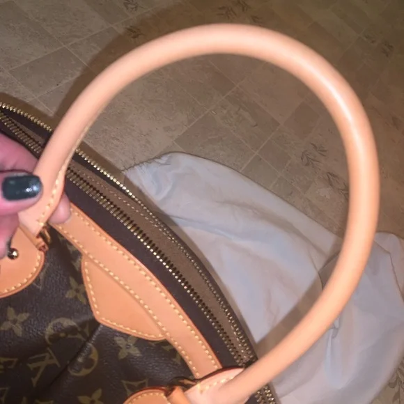 Beautiful Handbag - Picture 12 of 12